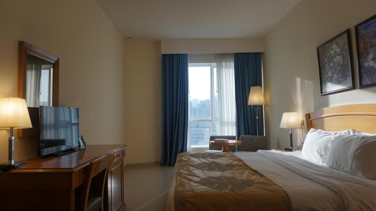 Aparthotel Golden Tulip Charjah Extérieur photo