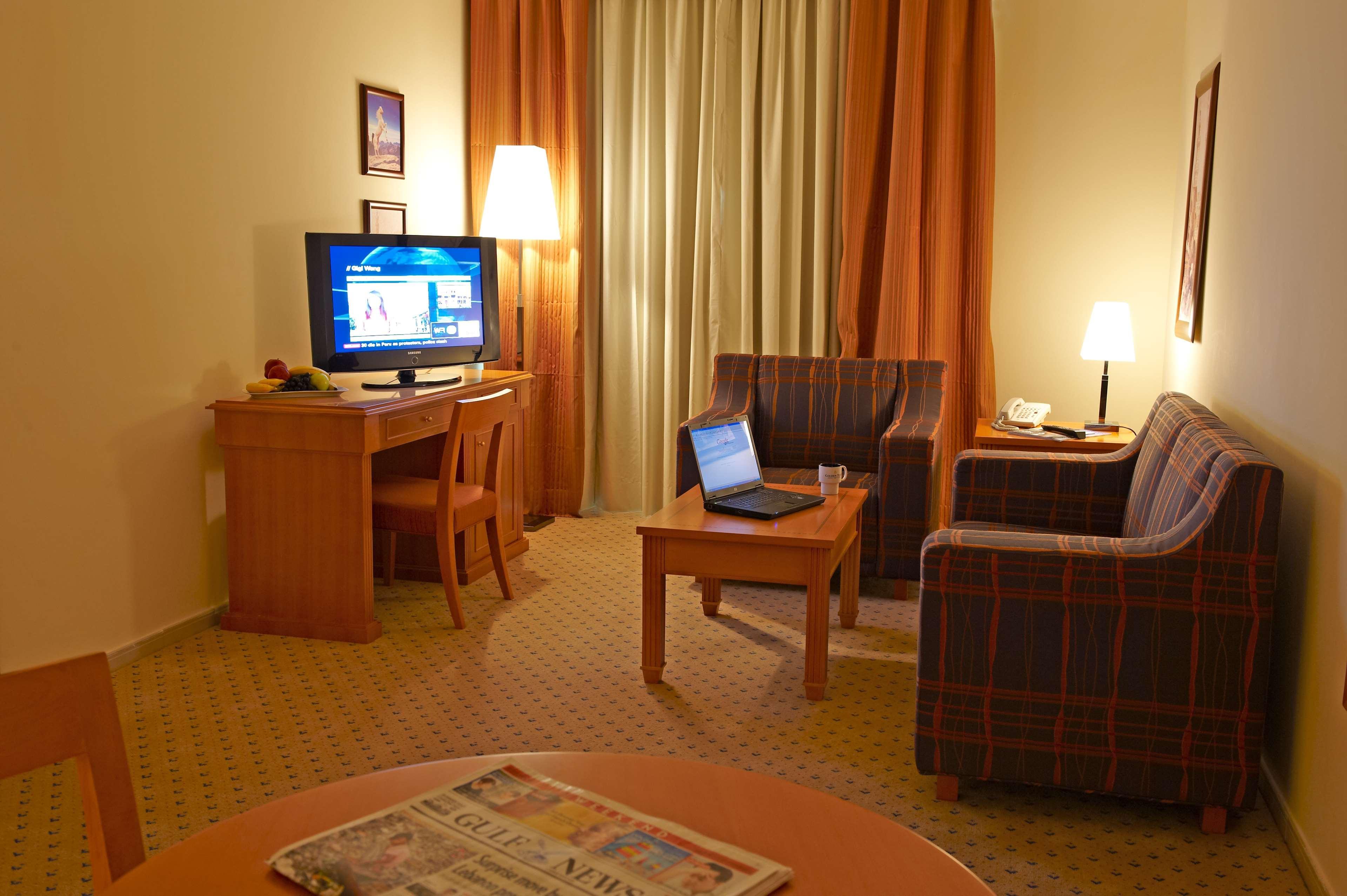 Aparthotel Golden Tulip Charjah Extérieur photo