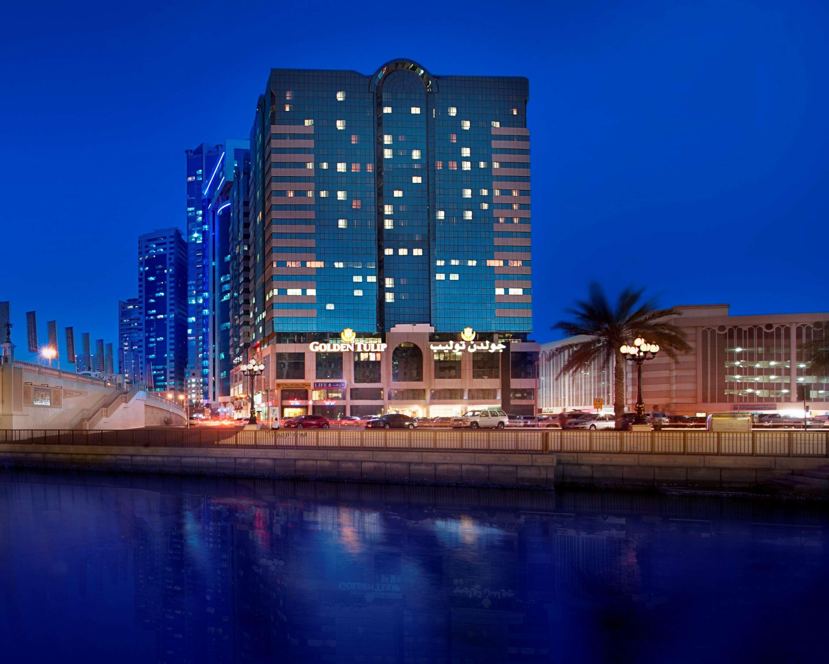 Aparthotel Golden Tulip Charjah Extérieur photo