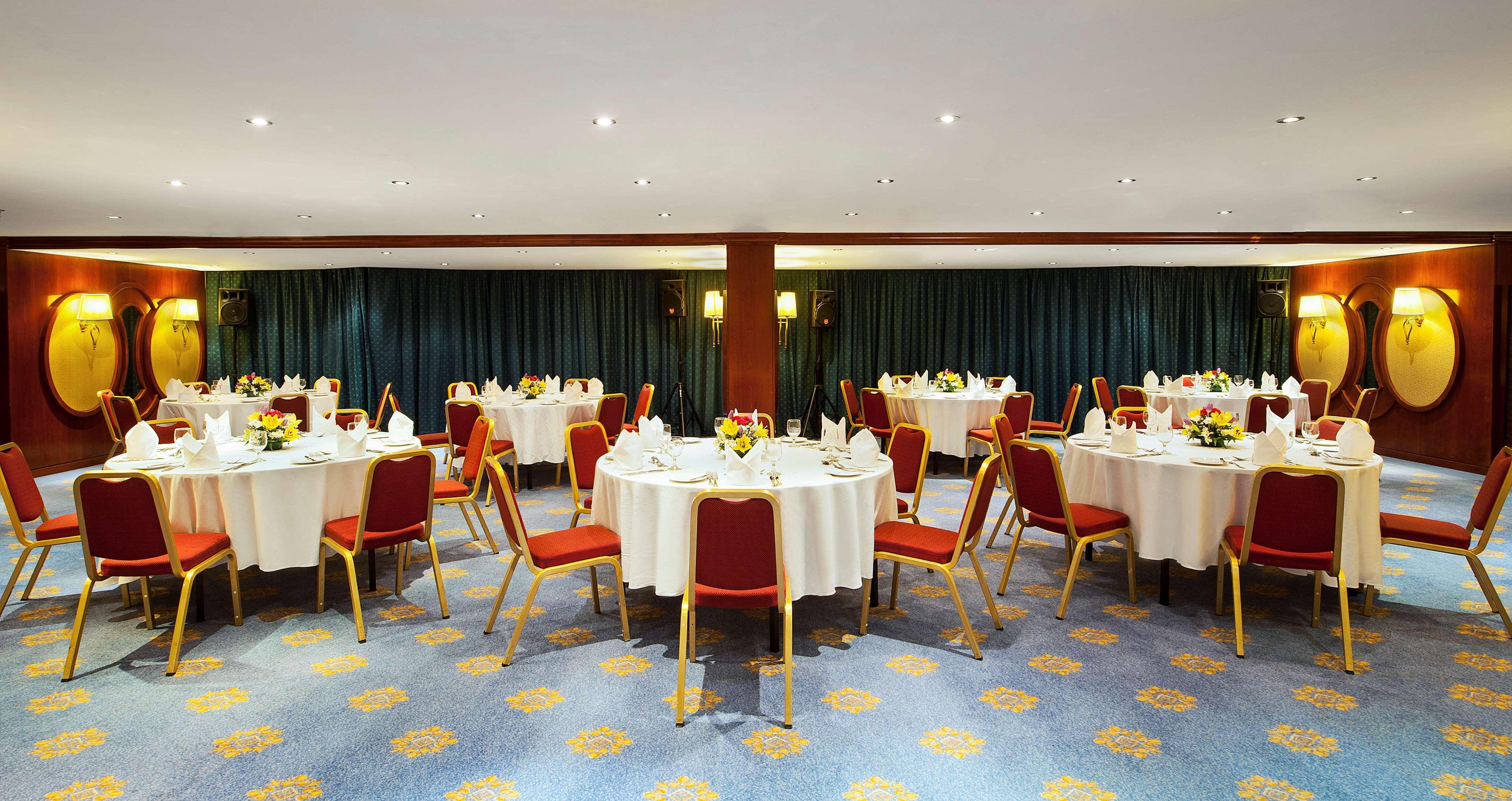 Aparthotel Golden Tulip Charjah Extérieur photo