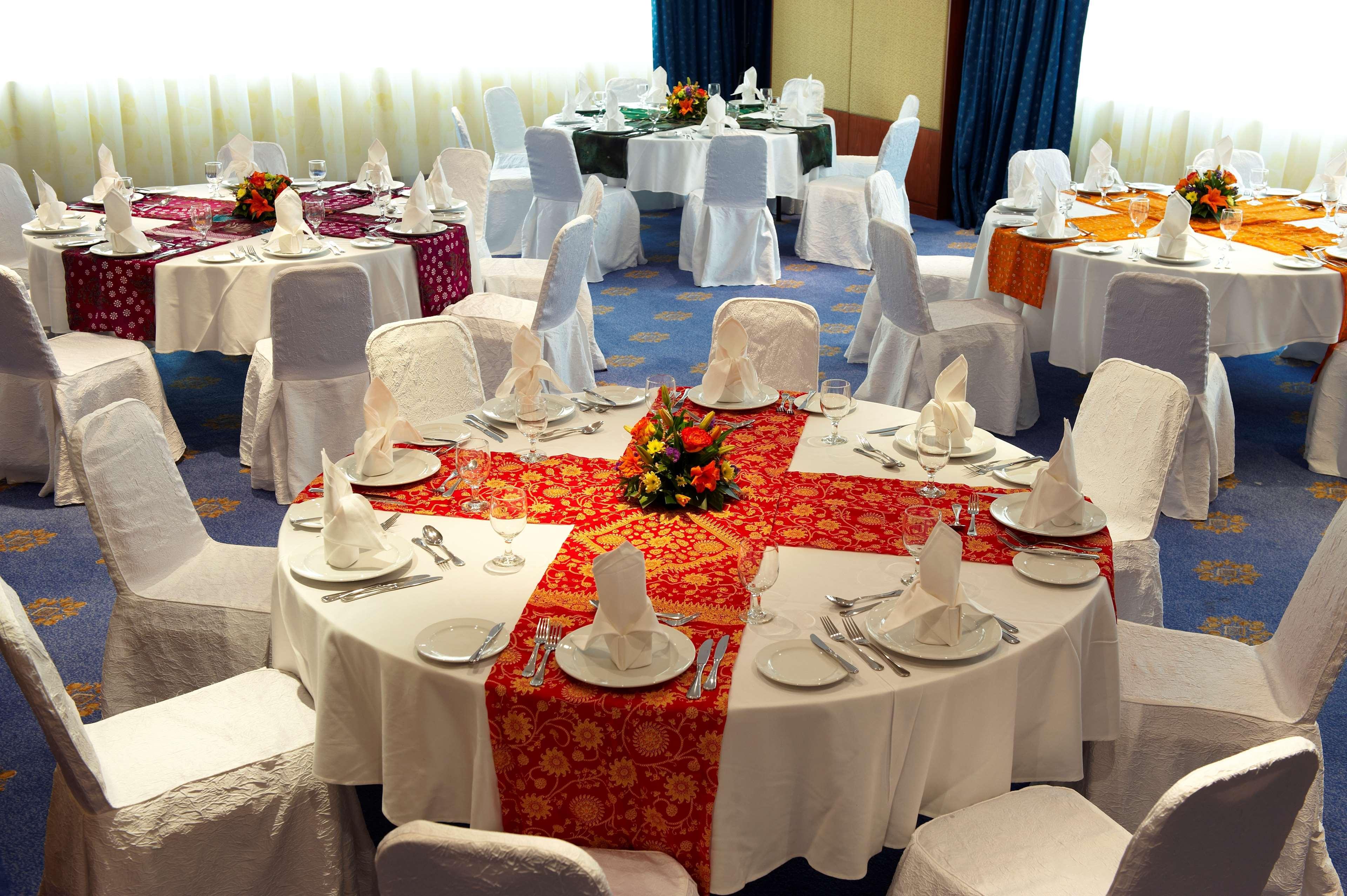 Aparthotel Golden Tulip Charjah Extérieur photo