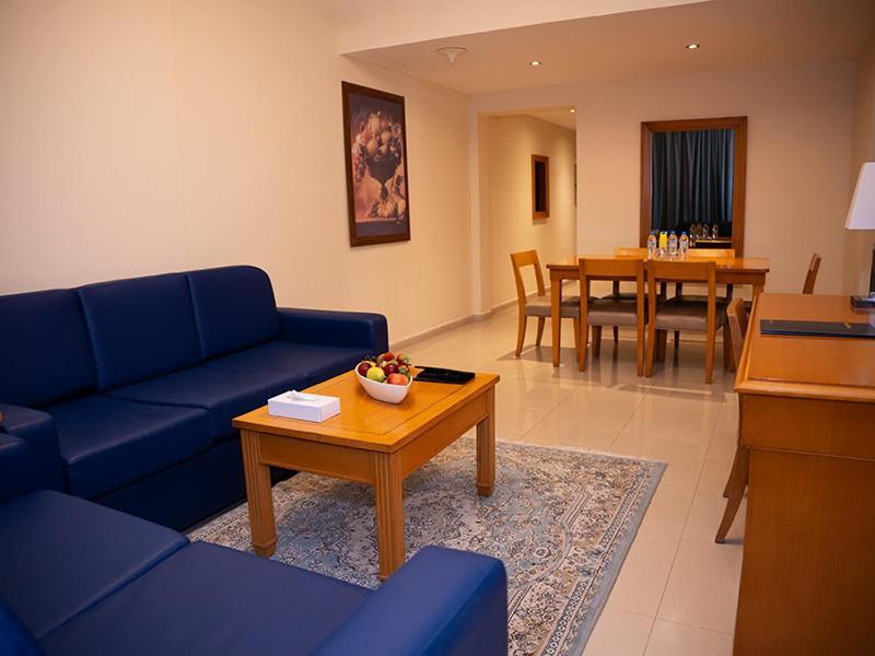 Aparthotel Golden Tulip Charjah Extérieur photo