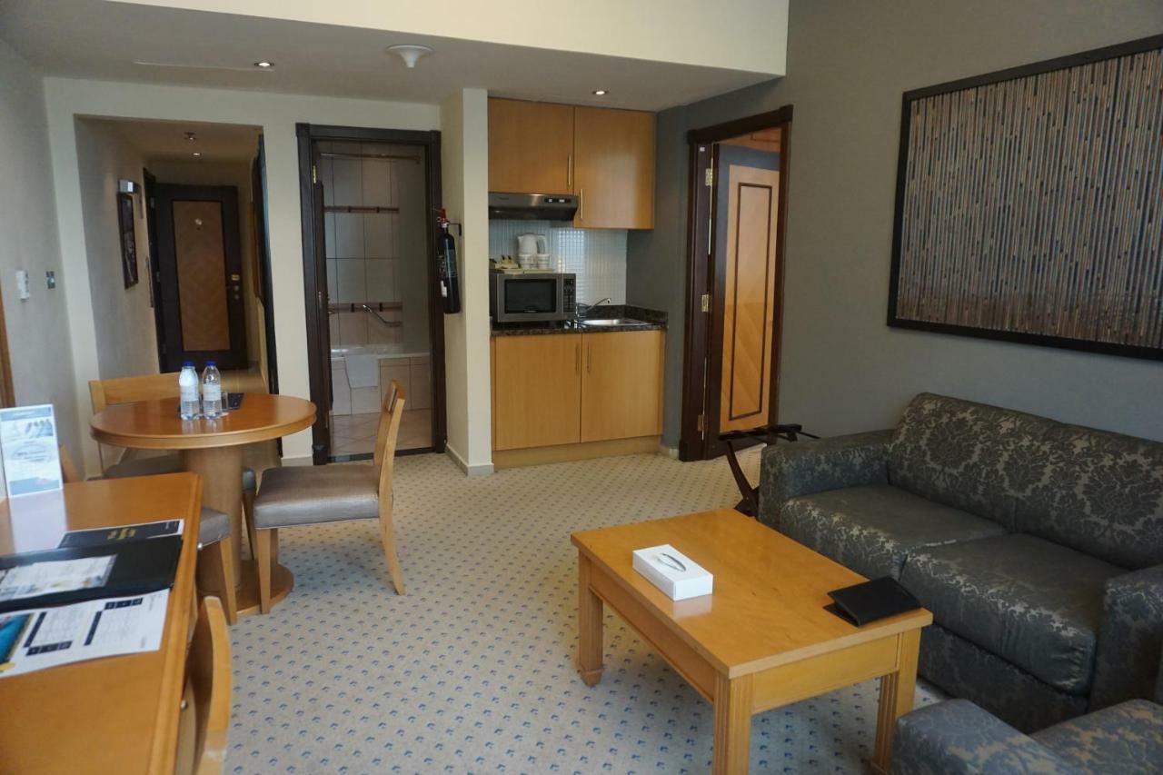 Aparthotel Golden Tulip Charjah Extérieur photo
