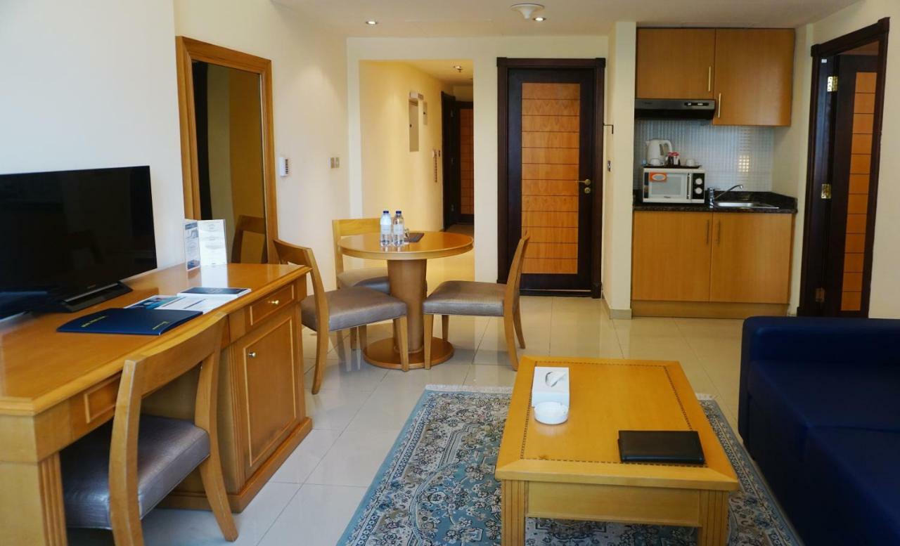 Aparthotel Golden Tulip Charjah Extérieur photo